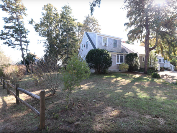 Spacious 9-Bedroom Family Home Near Red river Beach - Perfect for Your Vacation